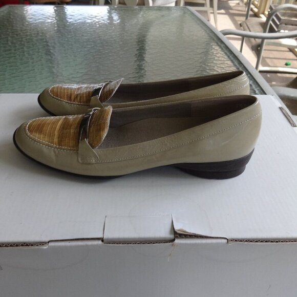 Murno American women's leather flats size 7.5 Narrow, Tan / Lizard embossed VGC - Picture 2 of 13